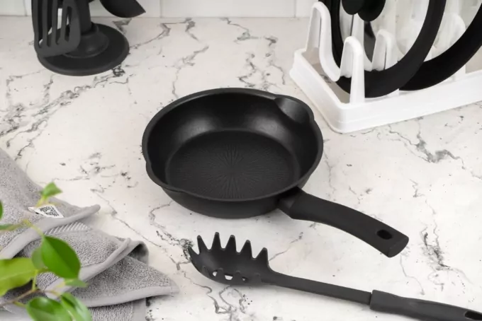 Сковорода глубокая Ardesto Gemini Gourmet Bolzano, 24см, алюминий, черный