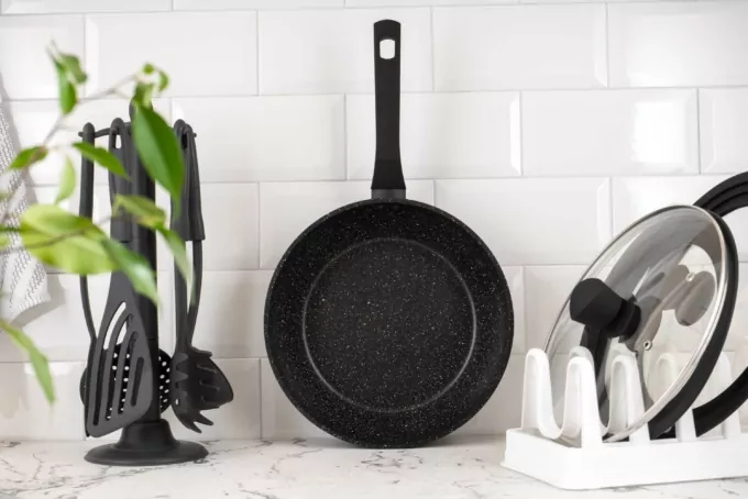 Сковорода глубокая Ardesto Gemini Gourmet Bolzano, 24см, алюминий, черный