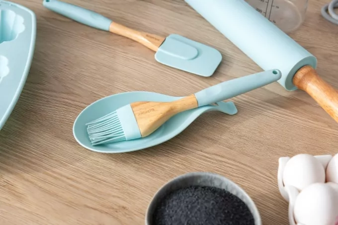 Brush ARDESTO Tasty Baking, 24cm, silicone, wood, blue