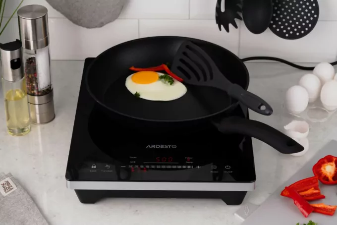 Плитка настольная ARDESTO индукионная, конф. — 1 на 1.8кВт, управл. — сенсорное, таймер, boost, черный