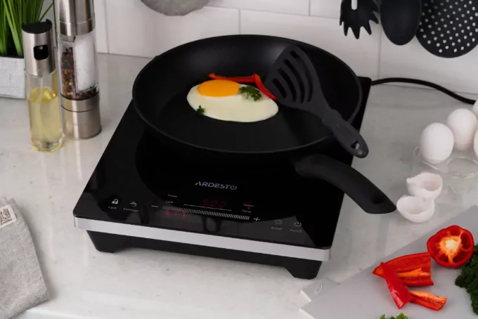 Плитка настольная ARDESTO индукионная, конф. — 1 на 1.8кВт, управл. — сенсорное, таймер, boost, черный