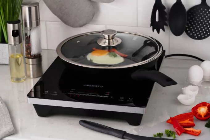 Плитка настольная ARDESTO индукионная, конф. — 1 на 1.8кВт, управл. — сенсорное, таймер, boost, черный