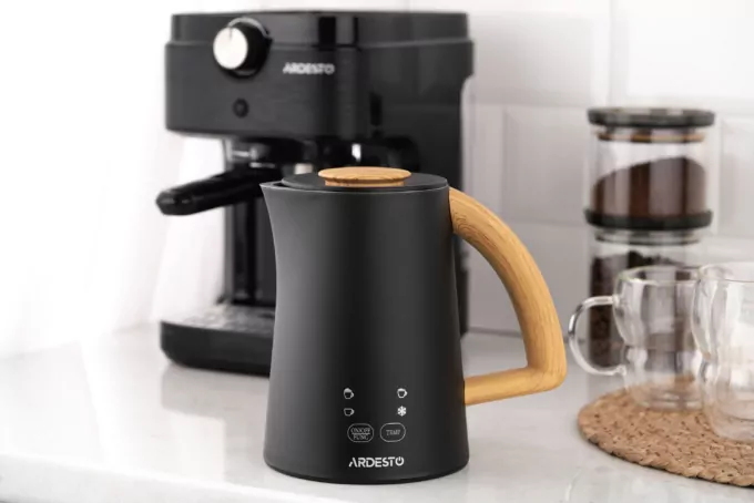ARDESTO Milk frother&heater 500W, tank capacity-500ml, LED-display, black
