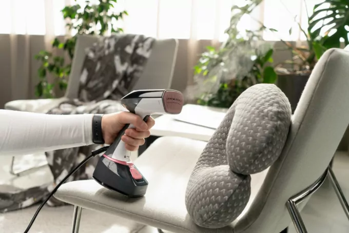 Відпарювач ARDESTO ручний SI-S1400, 1400Вт, 280мл, паровий удар, постійна пара – 22гр, керам. підошва, біло-чорний