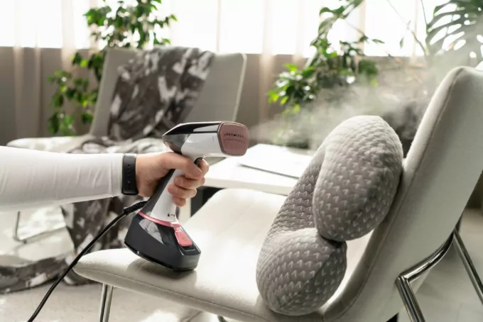 Відпарювач ARDESTO ручний SI-S1400, 1400Вт, 280мл, паровий удар, постійна пара – 22гр, керам. підошва, біло-чорний