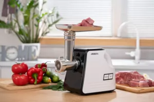 М’ясорубка Ardesto, 2300Вт, продук.-2.2кг/хв, 4 решітки + для ковб., кеббе, насадка для томатів, пластик, біло-чорний