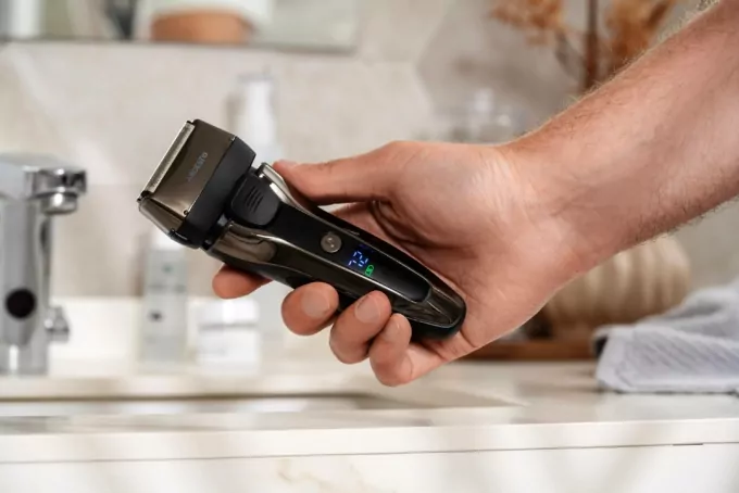 Electric shaver ARDESTO foil, 8W, Li-Ion, dry+wet, black