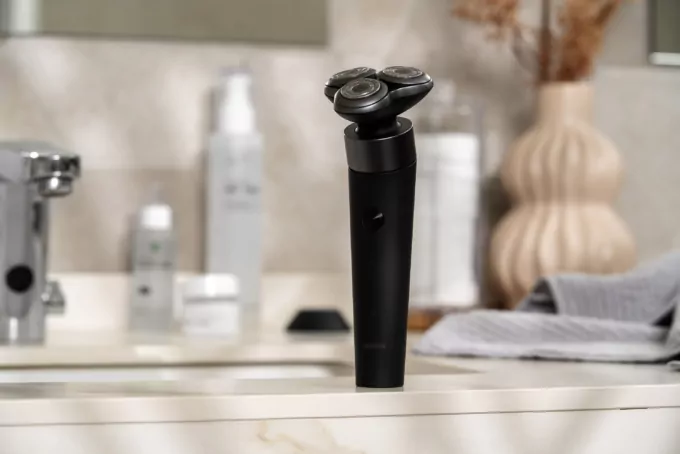 Electric shaver ARDESTO rotary, 5V, razor head-3, Li-Ion, dry+wet, black