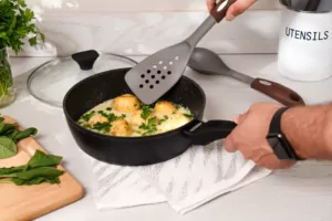 Ardesto Deep Fry pan with lid Gemini Livorno, 28cm, aluminium, black