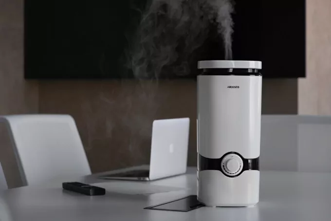 Humidifier ARDESTO ultrasonic, 40m2, 4L, 300ml/h, mechanical control, up. bay of water, white