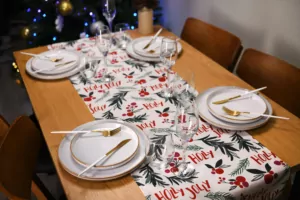 Ранер Ardesto Christmas Happy Holidays 40х140см, 90% поліестер, 10% бавовна, білий гостролист