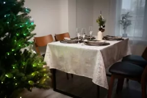 ARDESTO Tablecloth Shine 140х180cm, 100% polyester, gold