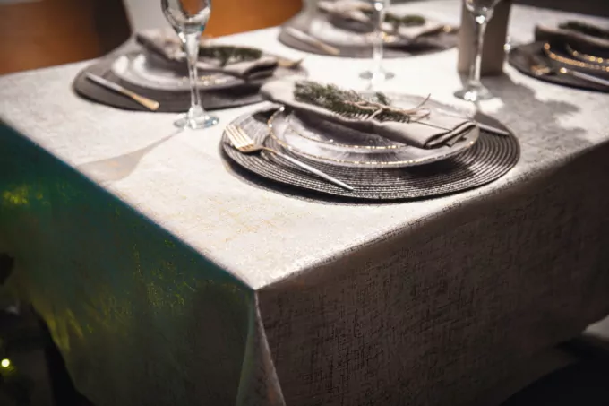 ARDESTO Tablecloth Shine 140х180cm, 100% polyester, gold