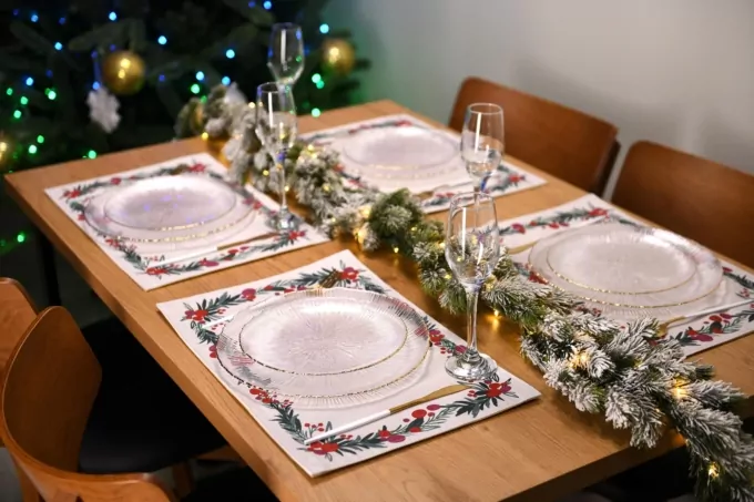 Набор салфеток сервировочных Ardesto Christmas Happy Holidays 30х45см, 2шт, 90% полиэстер, 10% хлопок, белый венок