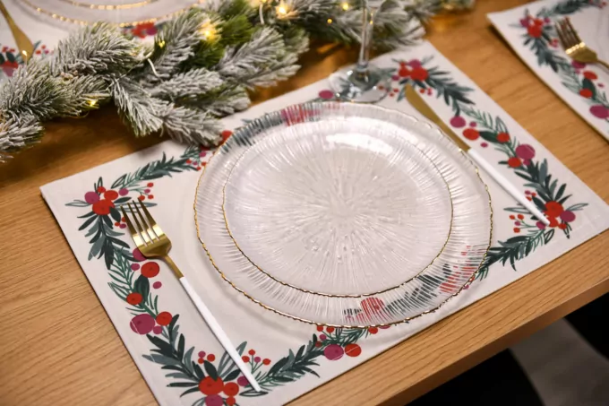 Набор салфеток сервировочных Ardesto Christmas Happy Holidays 30х45см, 2шт, 90% полиэстер, 10% хлопок, белый венок