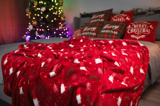 Flannel blanket ARDESTO 160x200cm, dancing gnomes, 100% polyester