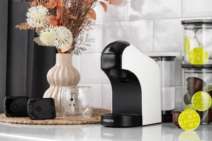 Кавоварка Ardesto капсульна, 0.9л,  капсули Nespresso, Nescafe Dolce Gusto, мелена кава, сенсорне керування, білий
