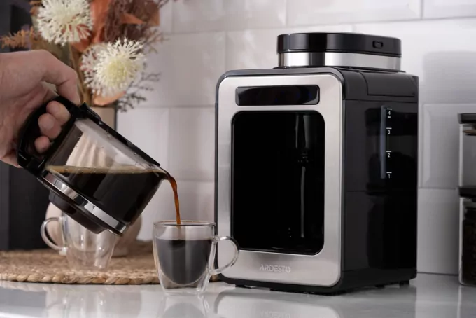 Кавоварка ARDESTO Steel Collection крапельна 0.5л, зерно + мелена, дисплей, сріблясто-чорний