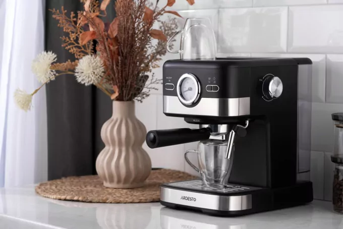 Кофеварка Ardesto рожковая Steel Collection 1.5л, молотый, ручной капучинатор, черно-серебристый