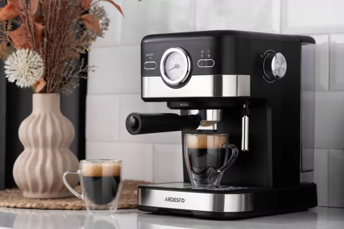 Кофеварка Ardesto рожковая Steel Collection 1.5л, молотый, ручной капучинатор, черно-серебристый