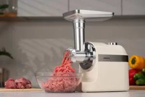 М’ясорубка Ardesto, 1800Вт, 2кг/хв, 3 решітки, насадка для ковбас, кеббе, пластик, бежево-сріблястий