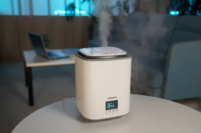 Air humidifier ARDESTO ultrasonic, 25m2, 3.1l, 250ml/h, electric. steering, upper water bay, display, white