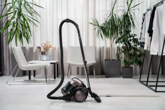 Пылесос Ardesto контейнерный, 700Вт, конт пыль -2.5л, НЕРА, чёрно-бронзовый