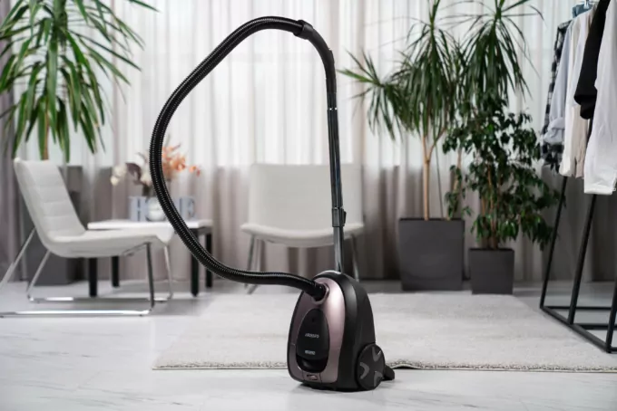 Пилосос Ardesto мішковий, 800Вт, мішок- 2.5л, HEPA, чорно-бронзовий