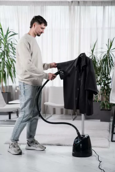 Отпариватель Ardesto вертикальный IR-S14, 1800Вт, 1400мл, вешалка, нерж. сталь, чёрный