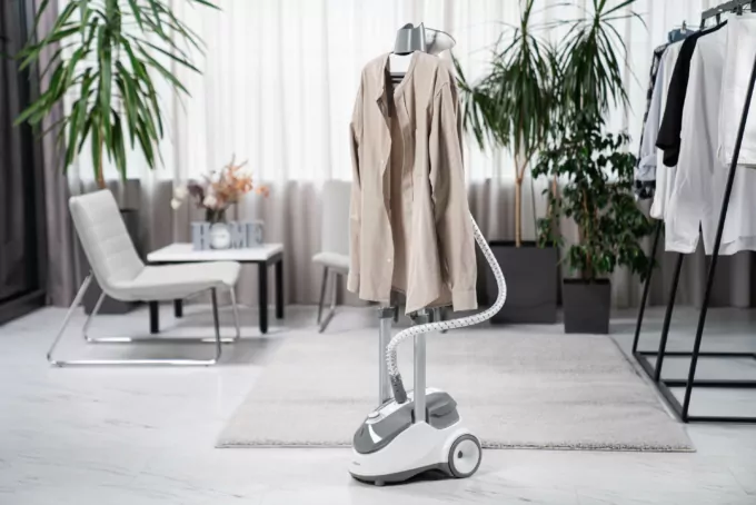 Отпариватель AARDESTO вертикальный IR-S18B, 1800Вт, 1800мл, доска, нерж. сталь, белый+серый