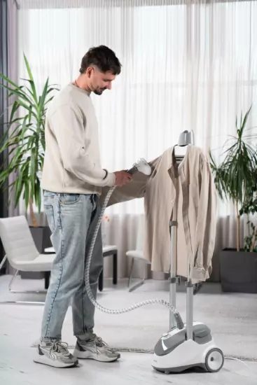 Отпариватель AARDESTO вертикальный IR-S18B, 1800Вт, 1800мл, доска, нерж. сталь, белый+серый