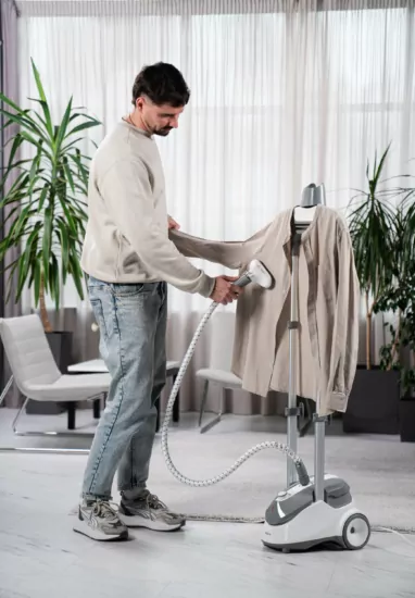 Отпариватель AARDESTO вертикальный IR-S18B, 1800Вт, 1800мл, доска, нерж. сталь, белый+серый