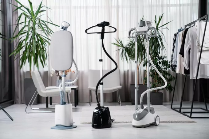 Відпарювач Ardesto вертикальний IR-S26, 1800Вт, 2600мл, вішалка, нерж. сталь, білий+сірий