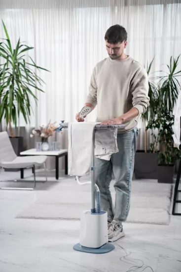 Відпарювач Ardesto вертикальний IR-S26, 1800Вт, 2600мл, вішалка, нерж. сталь, білий+сірий