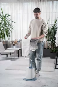 Відпарювач Ardesto вертикальний IR-S26, 1800Вт, 2600мл, вішалка, нерж. сталь, білий+сірий