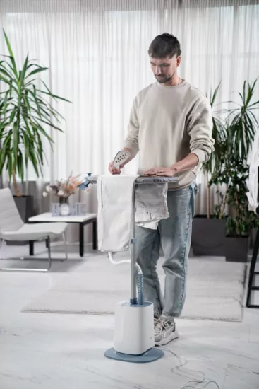 Відпарювач Ardesto вертикальний IR-S26, 1800Вт, 2600мл, вішалка, нерж. сталь, білий+сірий