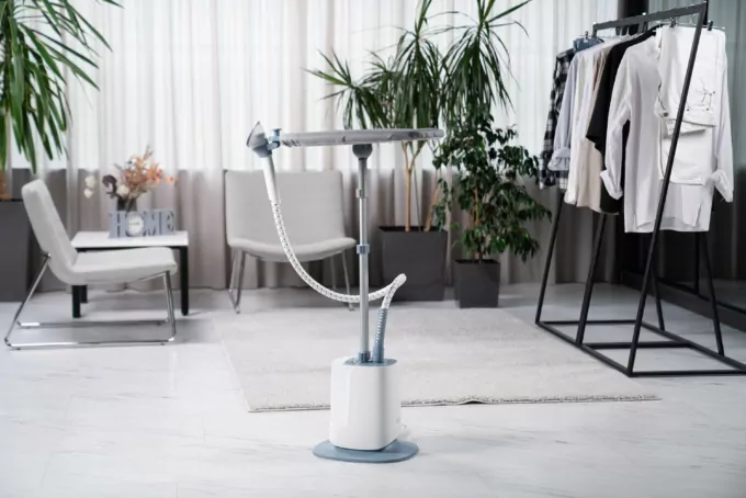 Відпарювач Ardesto вертикальний IR-S26, 1800Вт, 2600мл, вішалка, нерж. сталь, білий+сірий