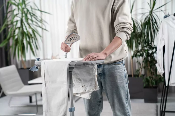 Відпарювач Ardesto вертикальний IR-S26, 1800Вт, 2600мл, вішалка, нерж. сталь, білий+сірий